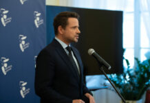 Trzaskowski dla “Super Expressu”: Rozważam podwyżkę cen biletów komunikacji miejskiej