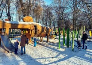 Kolejny naturalny plac zabaw otwarty w Krakowie