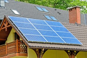 Eksperci: Nowelizacja ustawy o OZE to cios w mikroinstalacje PV