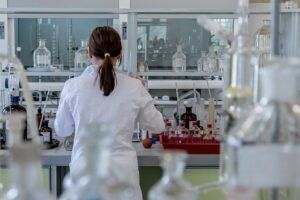 Odpady spożywcze zamienią w związki cenniejsze niż biogaz. Naukowcy z Polski i Chin pracują nad nową technologią