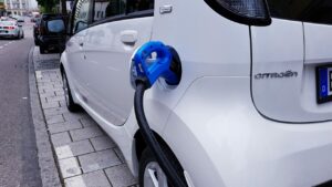 PSPA: 870 mln zł na rozwój elektromobilnej infrastruktury [WIDEO]