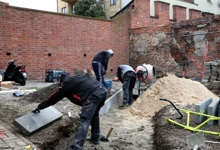 Modelowa rewitalizacja podwórza w Kaliszu