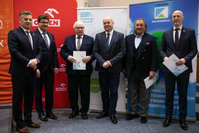 Płock. Rusza projekt Blue Bridge, miejskie ścieki trafią do PKN Orlen