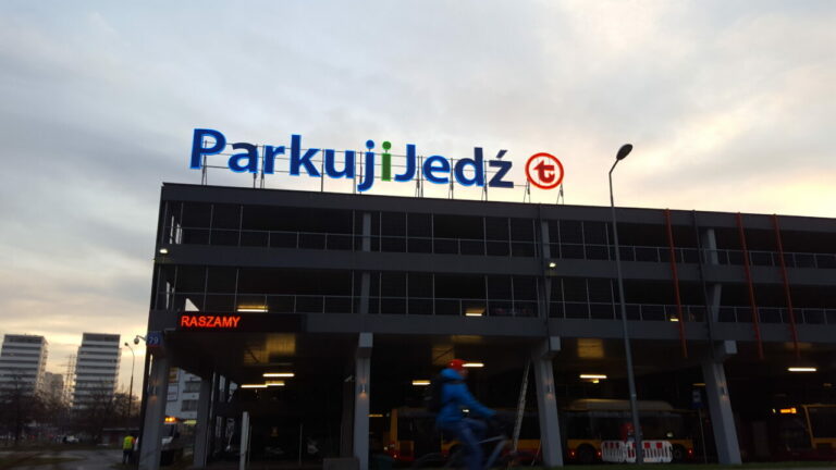 Warszawa. Pierwszy na Białołęce parking P+R już działa