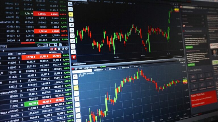 UE wyklucza siedem rosyjskich banków z systemu SWIFT
