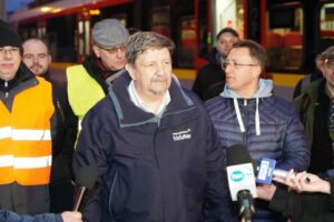 Łódzkie. Marszałek: bariera językowa i dostęp do rynku pracy dużym problemem uchodźców. Będą kursy językowe