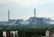 Szef agencji atomistyki odwiedzi odzyskaną z rąk Rosjan elektrownię w Czarnobylu Elektrownia w Czarnobylu