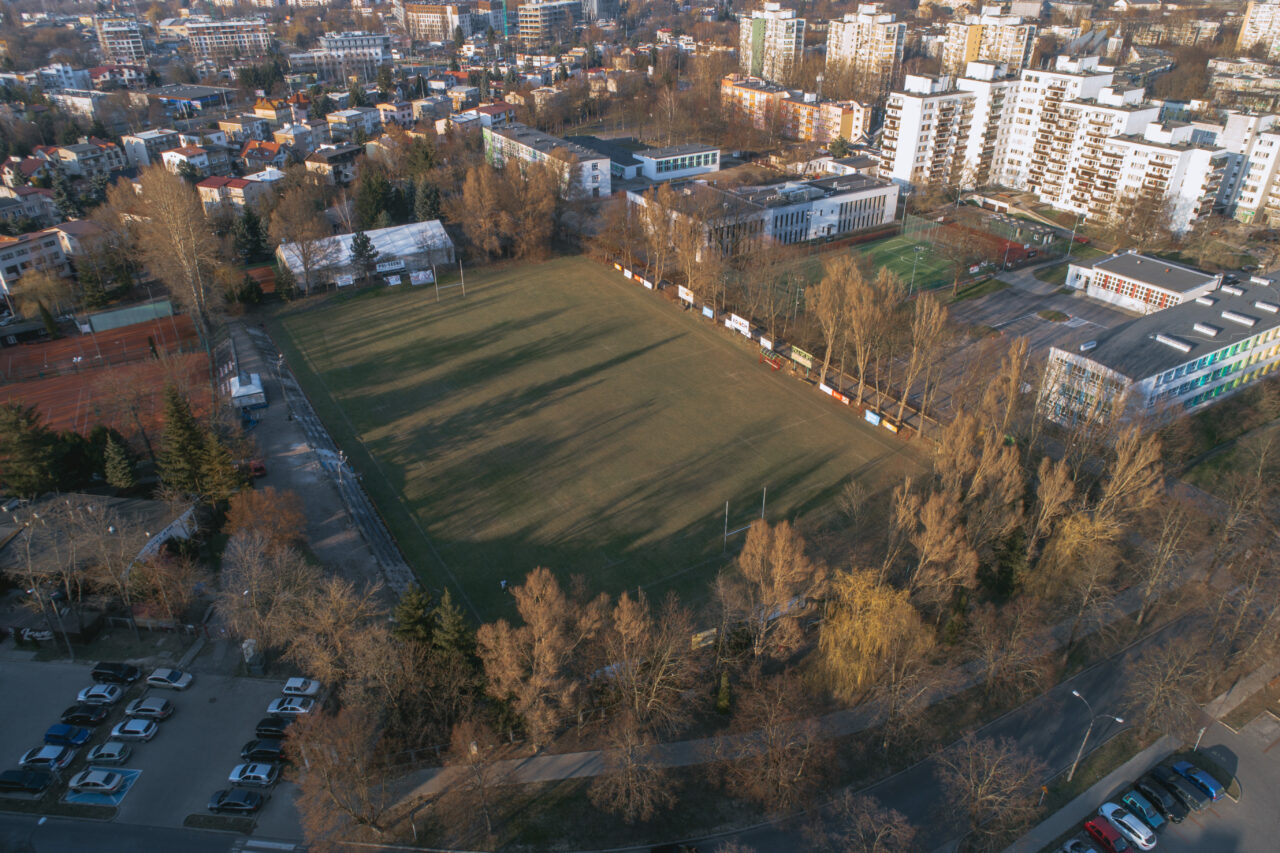 Parcare nouă cu spații verzi în Konstantynów din Lublin
