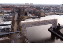 Elbl膮g: Trwa modernizacja estakady, b臋d膮cej no艣nikiem sieci ciep艂owniczej