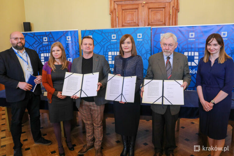Kraków włącza się w akcję „Laptopy dla Ukrainy”