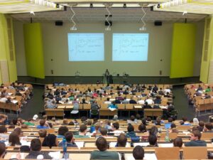 Trwa ocena działalności naukowej 300 uczelni i instytutów