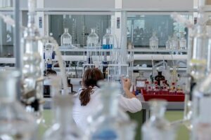 Naukowcy proponują limity produkcji plastiku