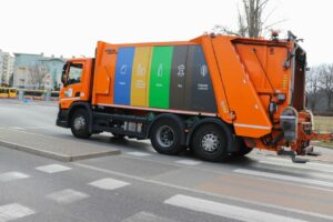 Warszawa. Oto jak powstają trasy śmieciarek MPO