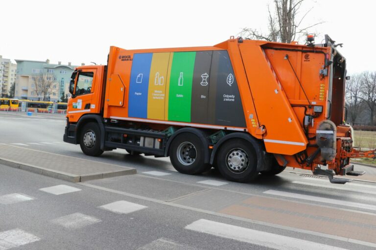 Warszawa. Oto jak powstają trasy śmieciarek MPO