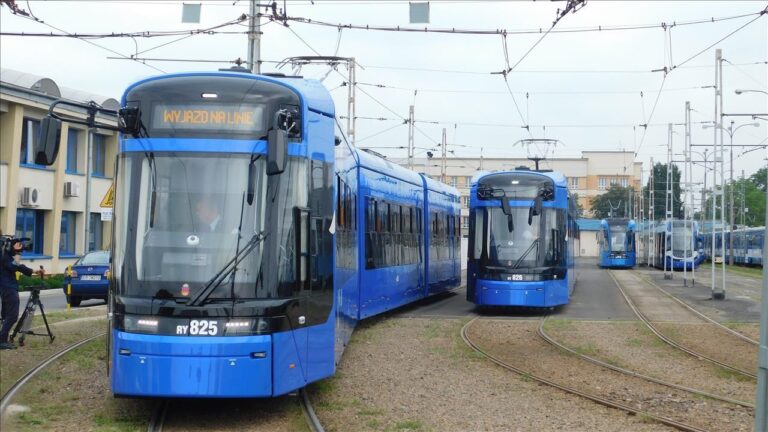Krakowskie MPK otrzymało pierwszy z 60 nowych tramwajów Stadler
