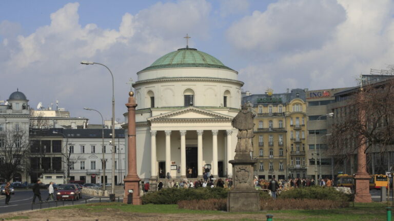 Spór o zieleń na warszawskim Placu Trzech Krzyży