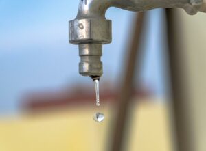 Susza: Mieszkańcy podwarszawskich gmin odczuwają brak wody