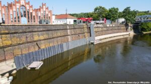 Wzmacnianie muru oporowego Warty w Poznaniu