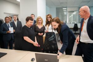 W Warszawie otwarto Centrum Edukacji i Rozwoju dla uchodźców