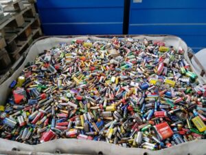 Niemal 13 ton zebranych baterii dzięki dzieciom i młodzieży