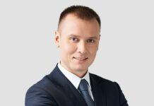 Mateusz Berger w miejsce Piotra Naimskiego Mateusz Berger