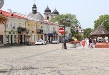 Odnawiają Plac dr. Łuczkowskiego w Chełmie