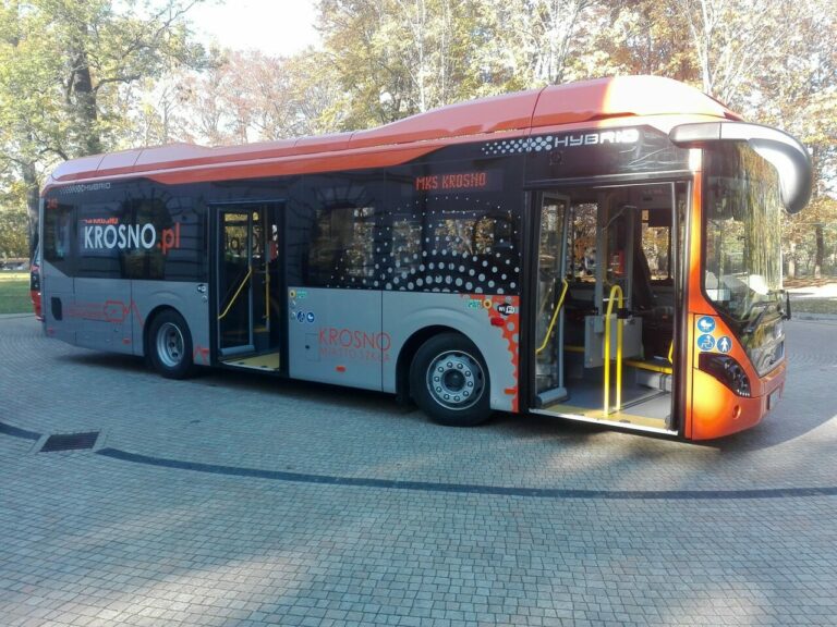 „Zielony transport” w Krośnie. Ponad 7,5 mln zł z NFOŚiGW na zakup autobusów elektrycznych