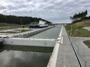 Urząd Morski w Gdyni: Półmetek prac na rzece Elbląg i przy budowie mostu w Nowakowie