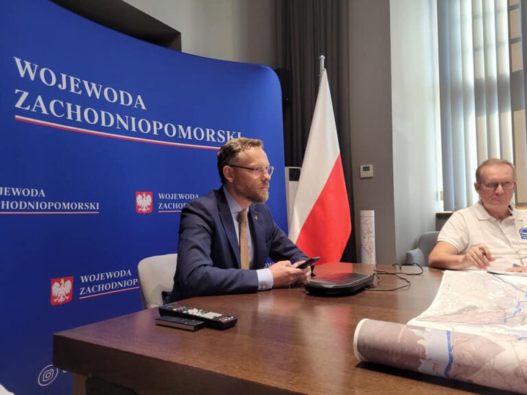 Zachodniopomorskie. Zakaz korzystania z wód Odry do 18 sierpnia; wojewoda wydał rozporządzenie