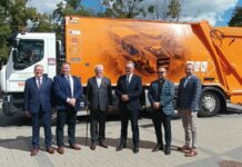 PGK w Śremie zaprezentowało najnowszą flotę ekopojazdów do zbiórki odpadów komunalnych
