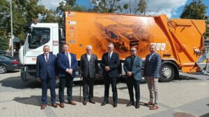 PGK w Śremie zaprezentowało najnowszą flotę ekopojazdów do zbiórki odpadów komunalnych
