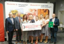Inwestycje wodne na Mazowszu odpowiedzią na zagrożenie suszą Uroczystość przekazania dotacji dla mazowieckich spółek wodnych