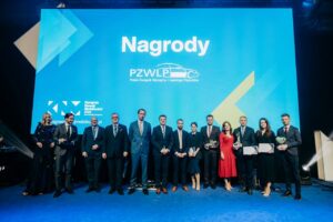 Nagrodzono Liderów Elektromobilności 2022