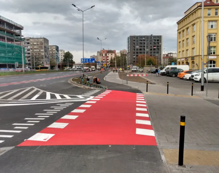Nowa droga rowerowa wzdłuż ul. Legnickiej we Wrocławiu