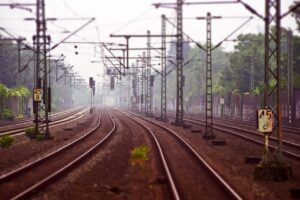 Przewoźnicy kolejowi apelują o objęcie ich ustawą ograniczającą ceny energii elektrycznej