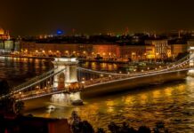 Węgry. Władze miejskie zrezygnowały ze świątecznego oświetlenia Budapesztu z powodu cen energii