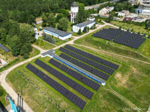 Miasto, które czerpie energię ze słońca. Dzięki instalacjom fotowoltaicznym zaoszczędziło ponad 371 tys. zł