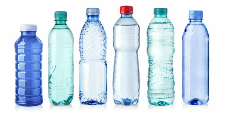 Producenci wód butelkowanych apelują o szybkie wdrożenie systemu depozytowego. 90 proc. Polaków popiera to rozwiązanie