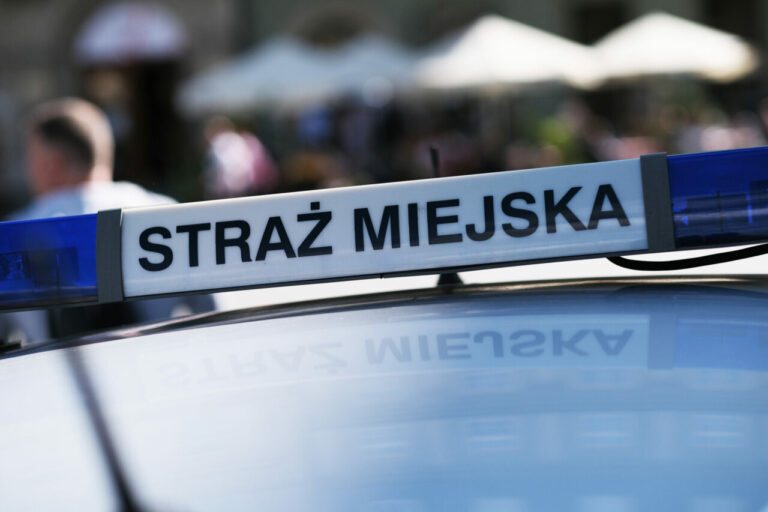 Straż miejska na celowniku. NIK ujawnia nieprawidłowości i apeluje o zmianę przepisów