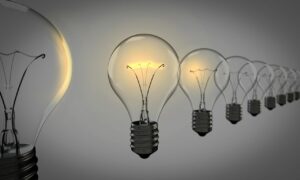 Przedsiębiorcy oczekują przewidywalnych cen energii. Na różne sposoby radzą sobie z podwyżkami cen prądu