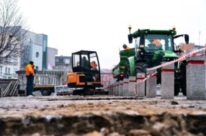 W Rybniku zrywają bruk i beton, by posadzić drzewa