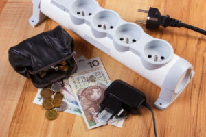MKiŚ i PSE zachęcają do oszczędzania energii w godzinach szczytu. Jak to robić z głową?
