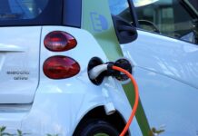 Duży potencjał rynku, ale niska sprzedaż elektryków Samochód elektryczny