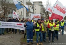 Związkowcy ze spółek wod-kan pikietują Wody Polskie. Boją się o swoją przyszłość protest, związkowcy, pikieta, wod-kan, Wody Polskie, Poznań