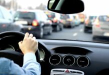 Auta górą, bo transport zbiorowy kuleje