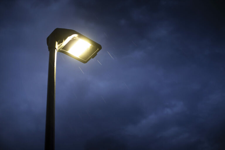 Zawyżone rachunki za prąd czyli NIK o finasowaniu oświetlenia przestrzeni publicznej