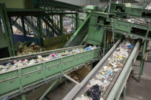 Mechaniczne przetwarzanie odpadów: wiedza i technika