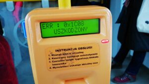 Z armaty do wróbli: pasażerowie „na gapę” poszukiwani… listami gończymi