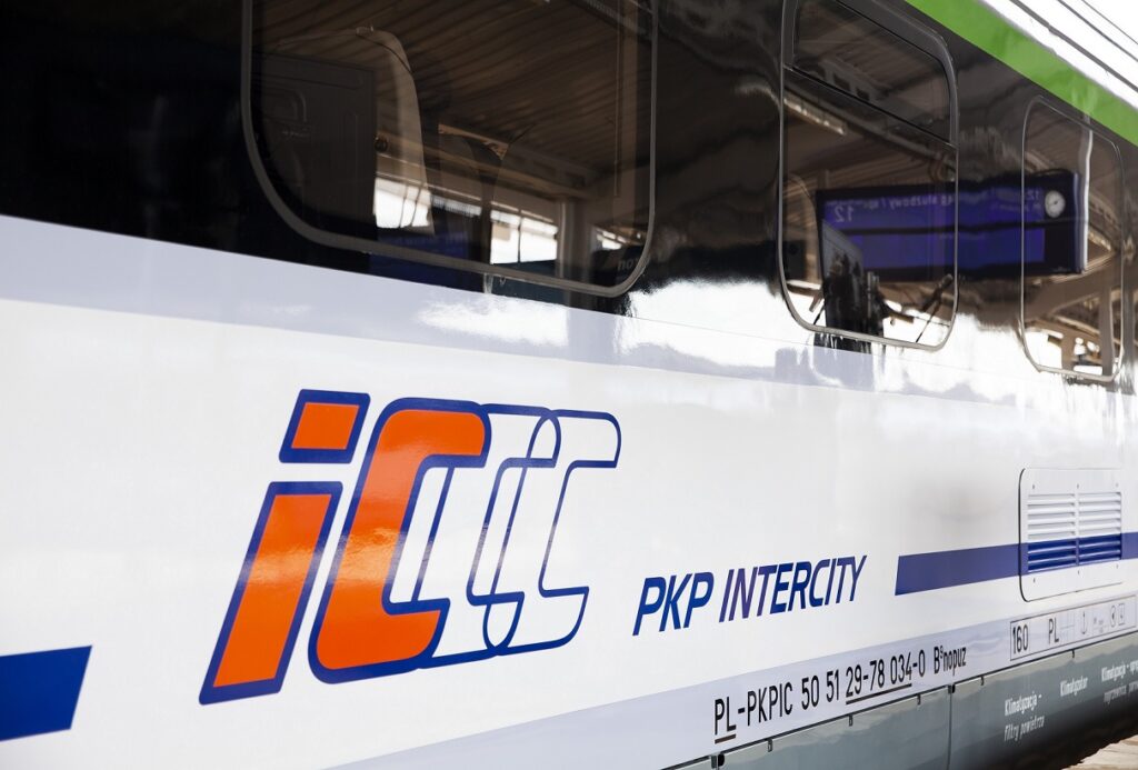 PKP Intercity: od 13 do 17 sierpnia dodatkowe wagony w najpopularniejszych pociągach