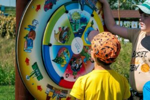 Oto plac zabaw z recyklingu. Powstał na terenie dawnego składowiska odpadów